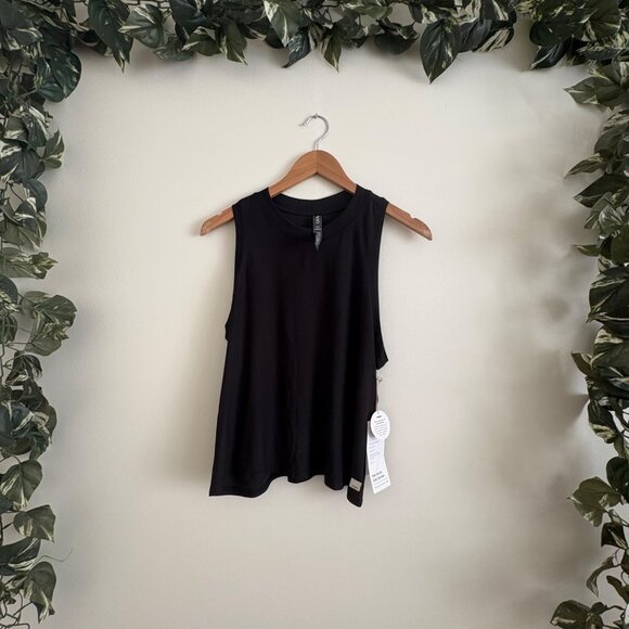 Vuori Athletic Energy Scoop Neck Tank Top Black NWT Women’s Size M - Picture 1 of 7